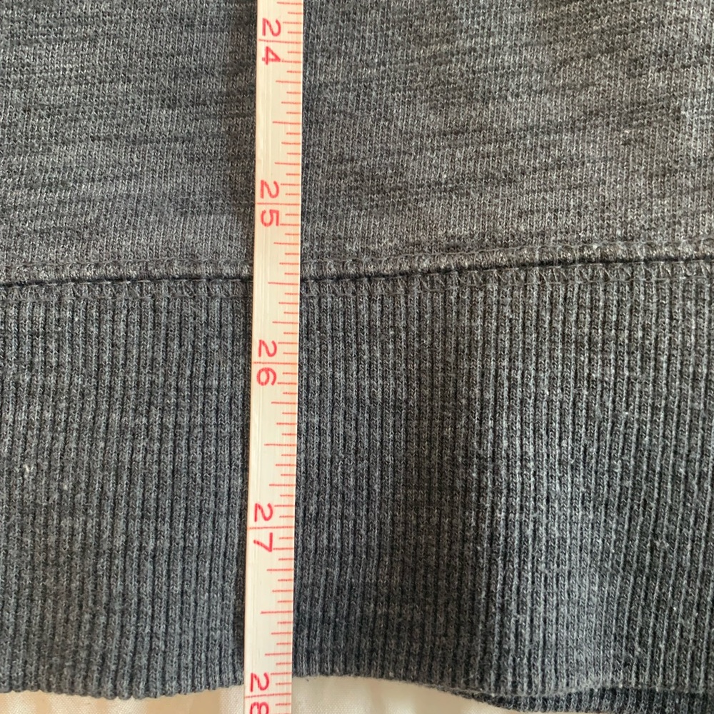 Champion Sweatshirt - Picture 11 of 16